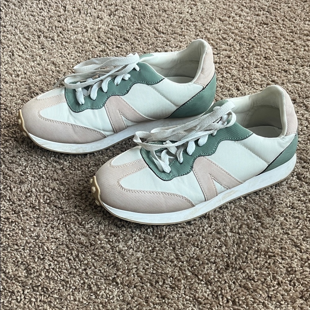 🔥Altar'd State Women's Sneakers in Green, White, and Tan Size 8 🔥
